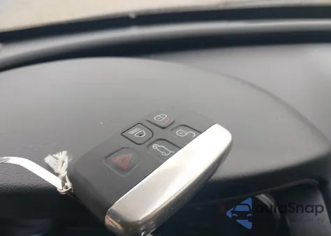 2019 Jaguar Xe 25T Premium из США, поврежденный, VIN SAJAD4FX1KCP49252